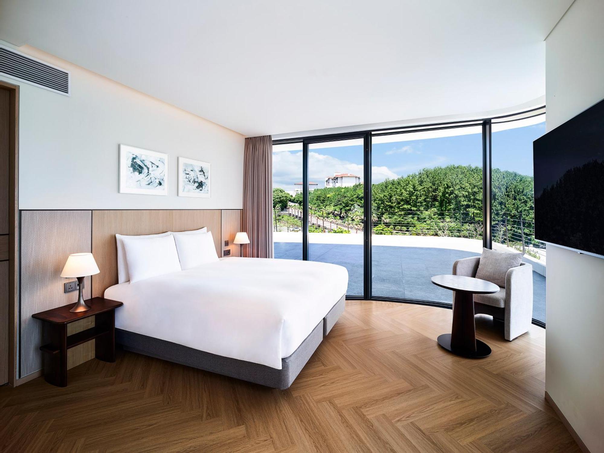 Parnas Hotel Jeju Seogwipo Exterior photo